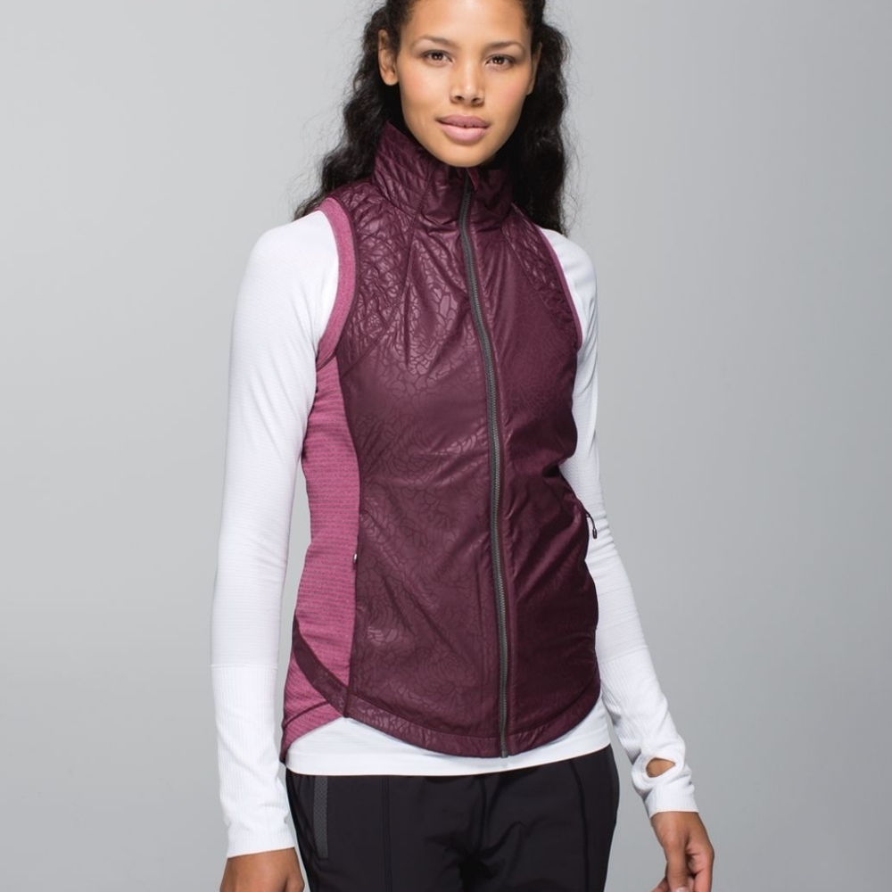 LULULEMON REBEL RUNNER VEST Petal Camo Embossed Bordeaux Drama Stripe Be…